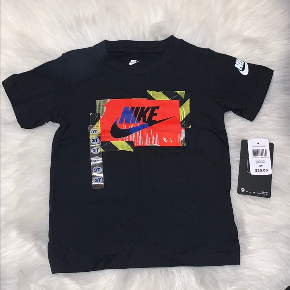 Nike Graphic Tee